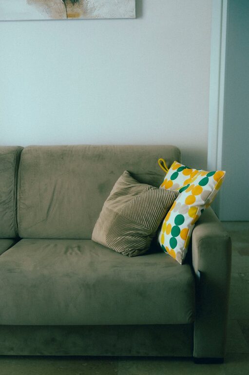 10 Simple Tips for Creating a Cozy and Inviting Home on a Budget